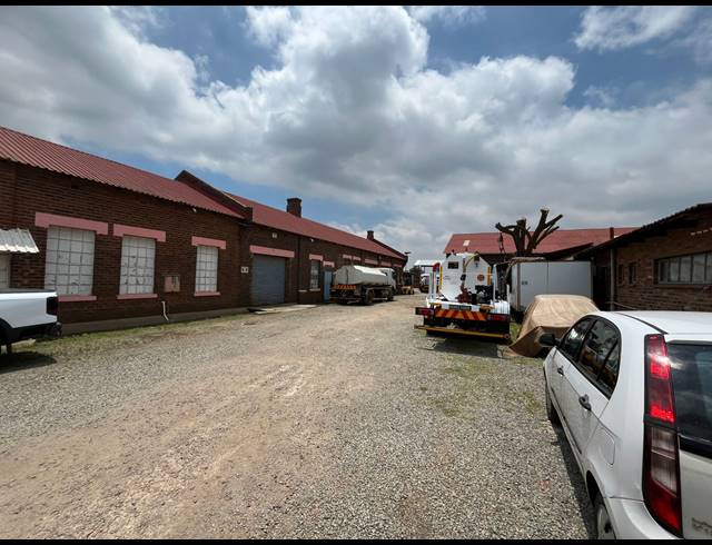 4,200M² WORKSHOP FOR SALE IN DAGGAFONTEIN